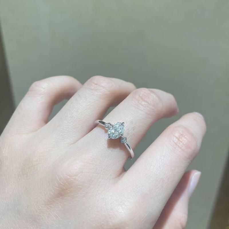 蛋形钻Women's RingS925银镀白金定制选款主石Moissanite1.0ct/副石高碳钻